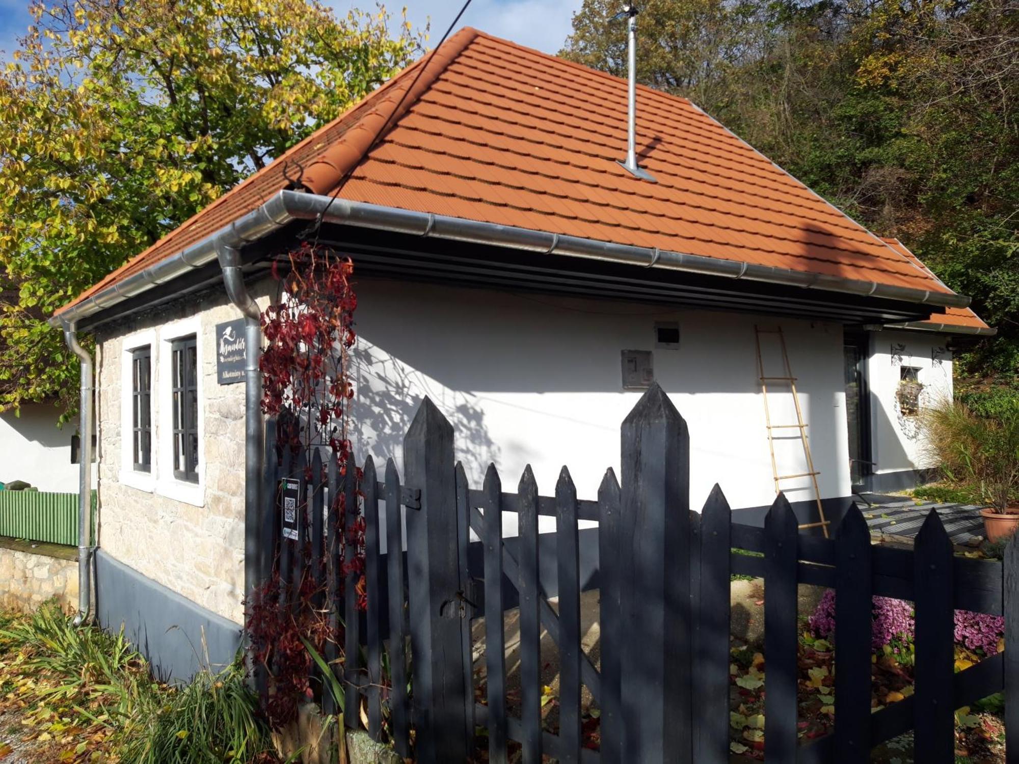 Apartmán Kismadar Vendeghaz Noszvaj Pokoj fotografie